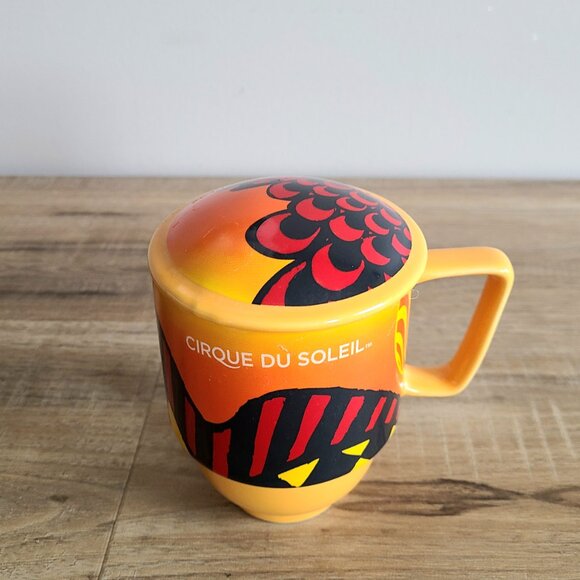 Cirque du soleil mug with lid. Made in Thailand. - Picture 2 of 7
